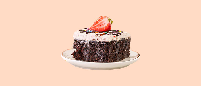 Strawberry Magic Grand Fudge Cake 